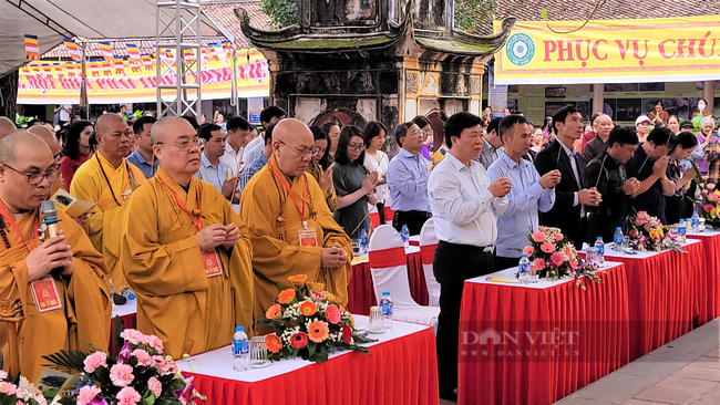 Đông đảo phật tử về chùa Côn Sơn dự Đại lễ tưởng niệm 715 năm ngày Phật Hoàng Trần Nhân Tông nhập niết bàn - Ảnh 12.