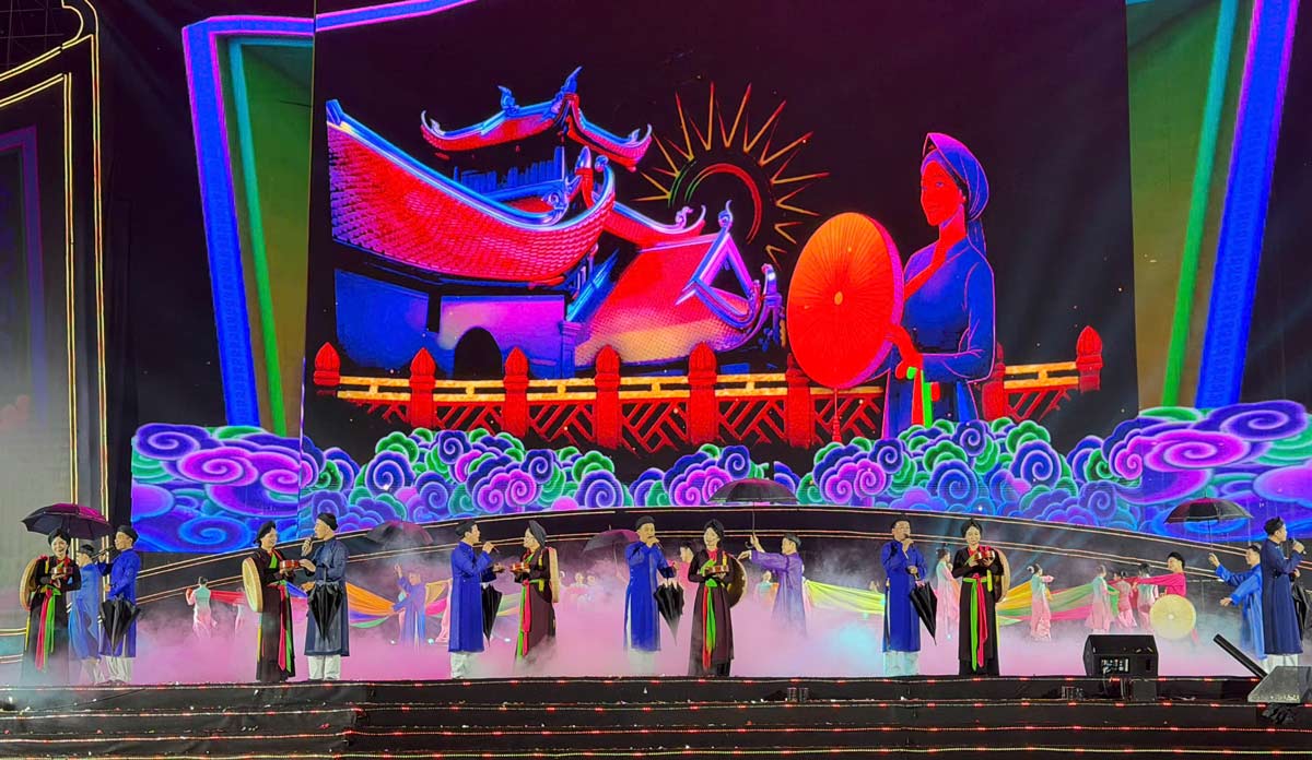 Một tiết mục văn nghệ tại sự kiện. Ảnh: Đoàn Hưng