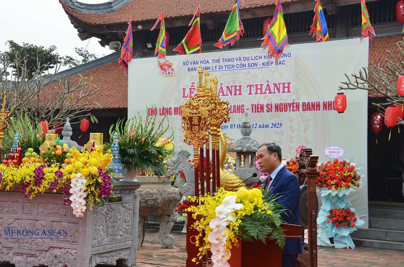 Ông Hà Quang Thành, Trưởng phòng Quản lý di tích Cẩm Giàng (Ban Quản lý di tích Côn Sơn - Kiếp Bạc) phát biểu tại buổi lễ. Ảnh: Phùng Nguyện/Mekong ASEAN.