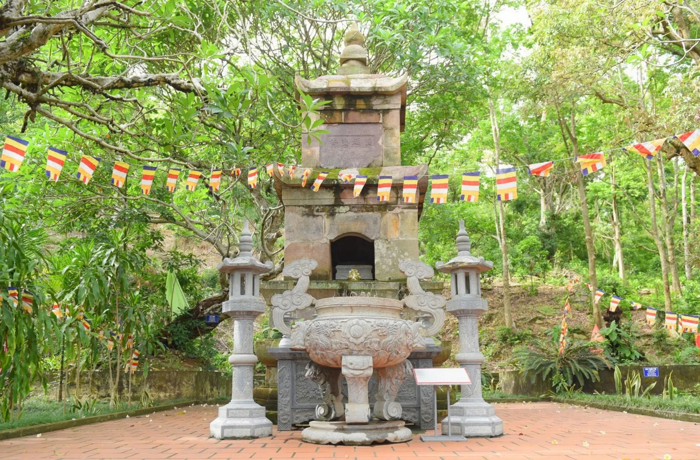 Lễ hội chùa Thanh Mai: Tưởng nhớ Đệ Nhị Tổ Trúc Lâm Pháp Loa tôn giả